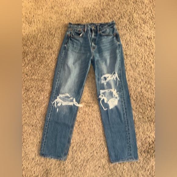 AE Ripped '90s Boyfriend Jean - Picture 13 of 15